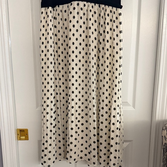 Chic Black and White Polka Dot Midi Dress - Picture 4 of 5